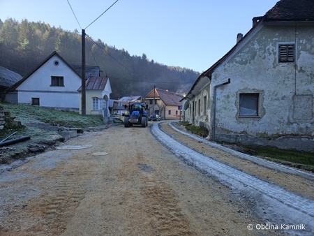 Motnik (2)